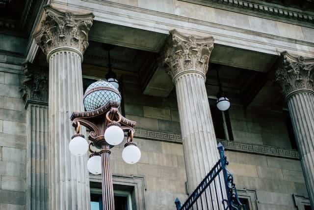 The outside of a courthouse.